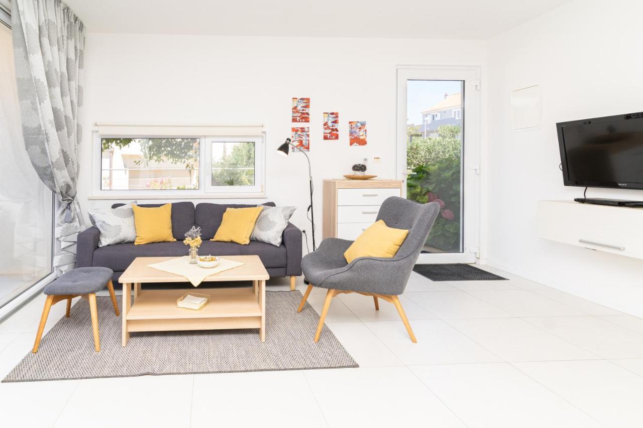 Sunnyhill With Private And Shared Pool Apartment *