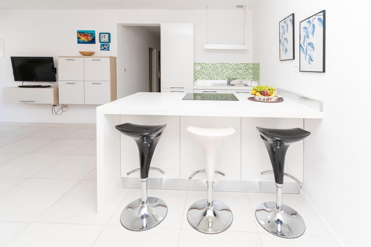 Apartment Sunnyhill With Private And Shared Pool
