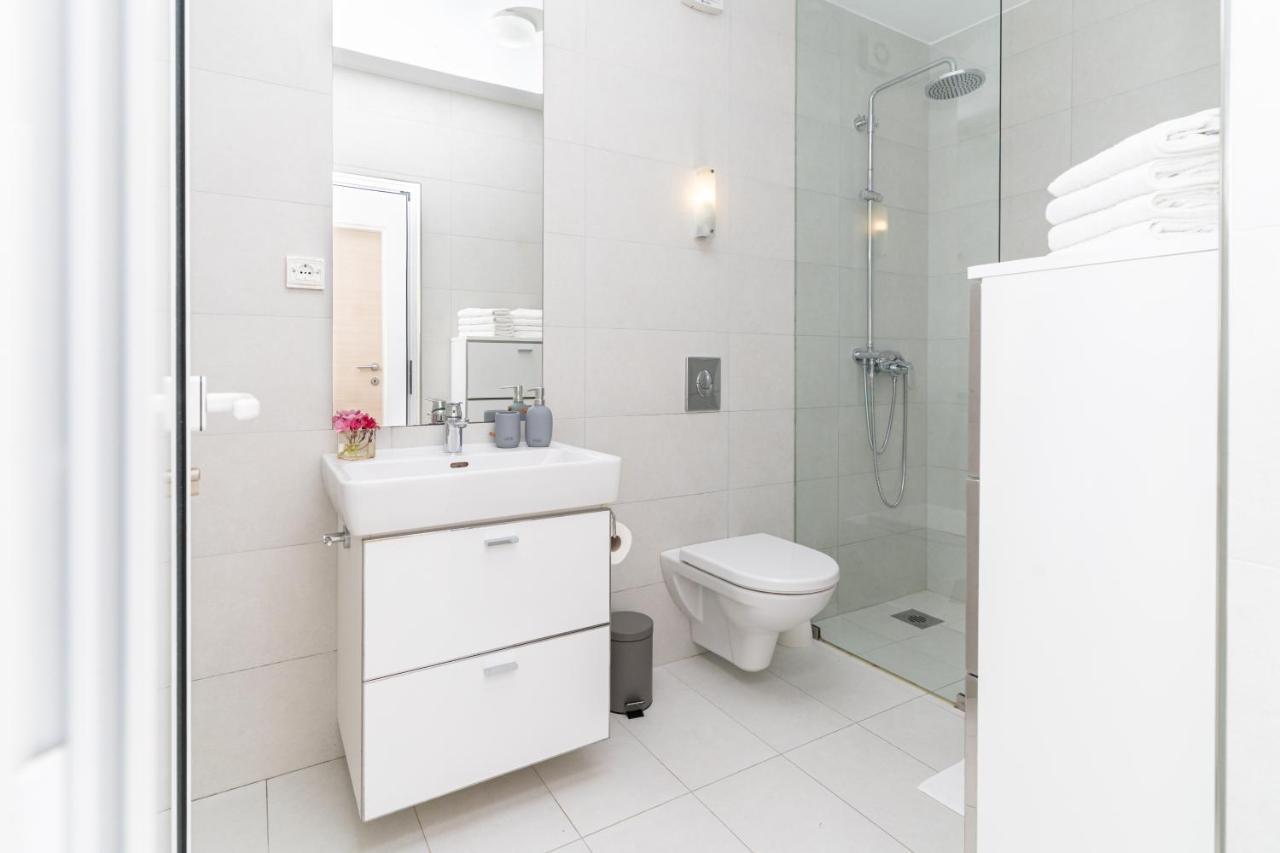 Apartment Sunnyhill With Private And Shared Pool Cavtat