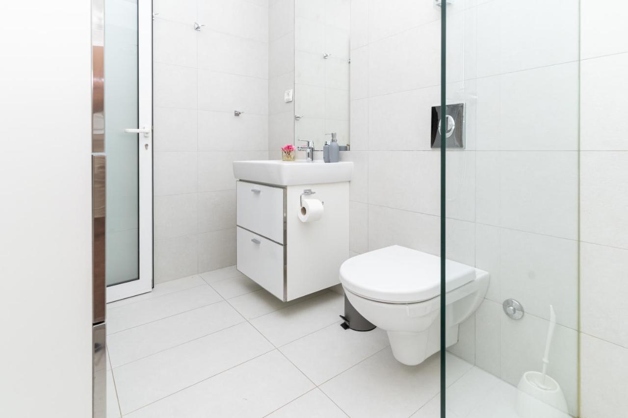 Apartment Sunnyhill With Private And Shared Pool Cavtat