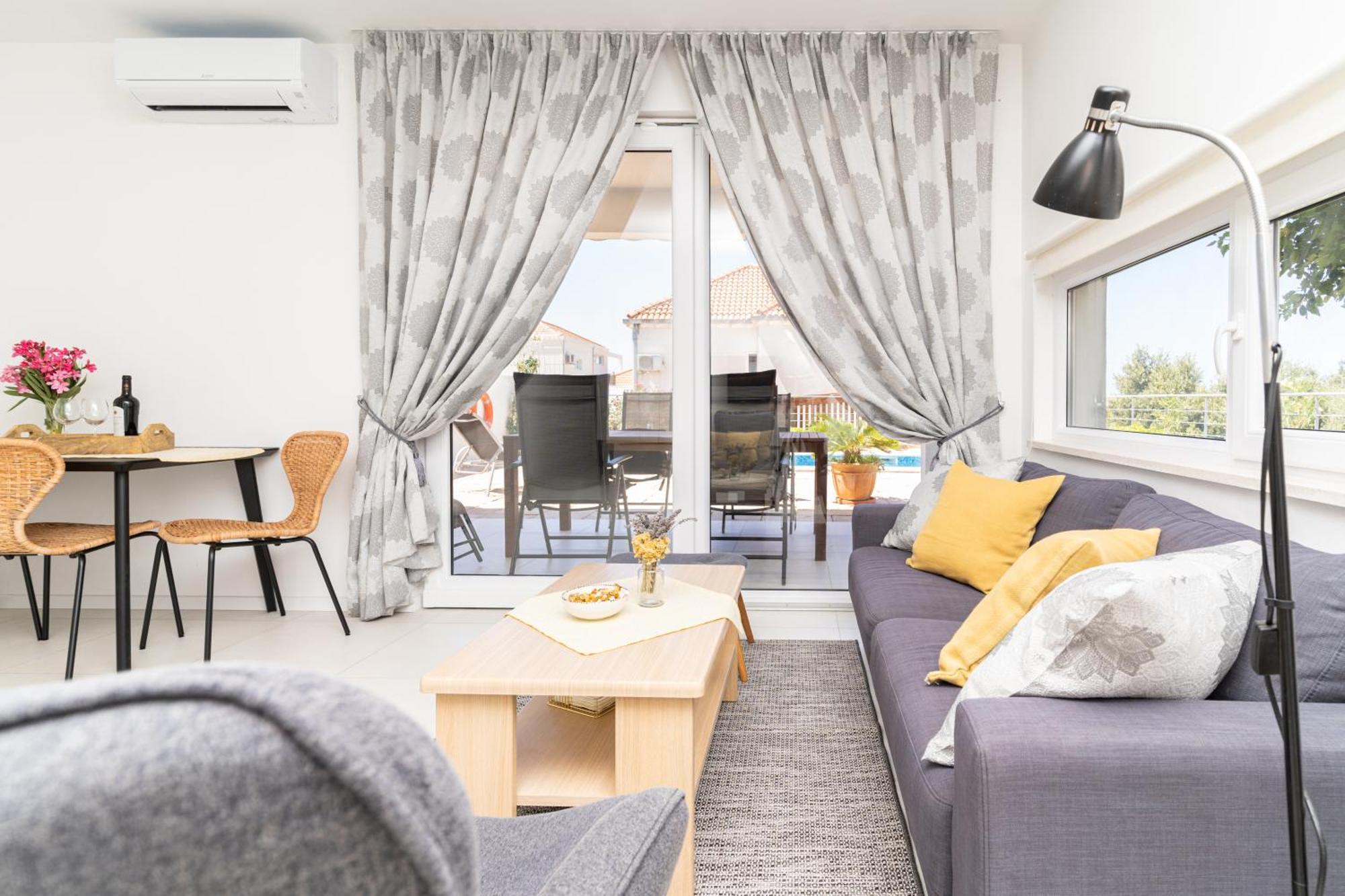 Sunnyhill With Private And Shared Pool Apartment Cavtat