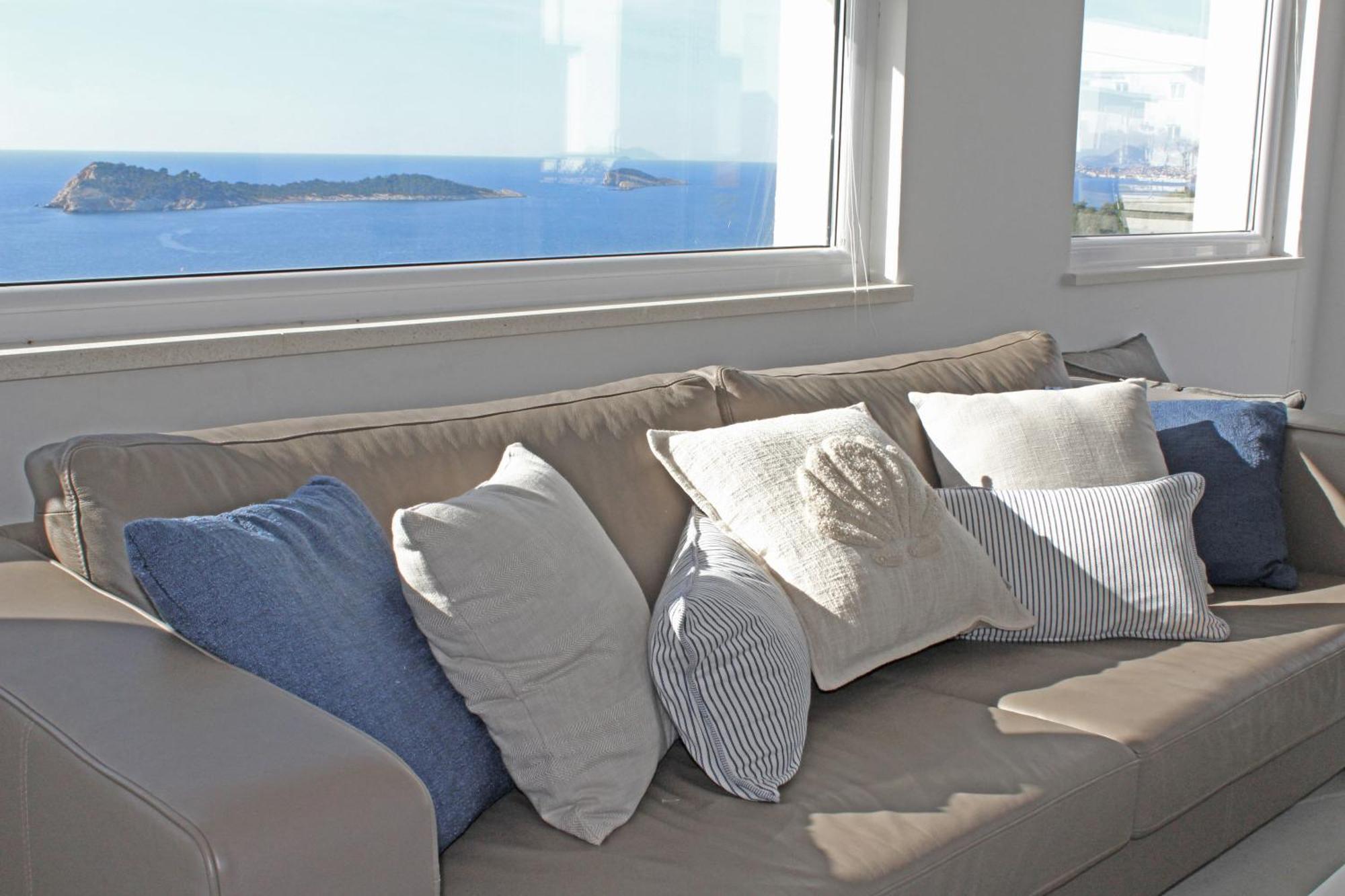 Sunnyhill With Private And Shared Pool *