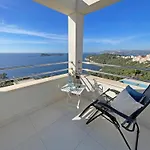 Sunnyhill Apartments With Private And Shared Pool