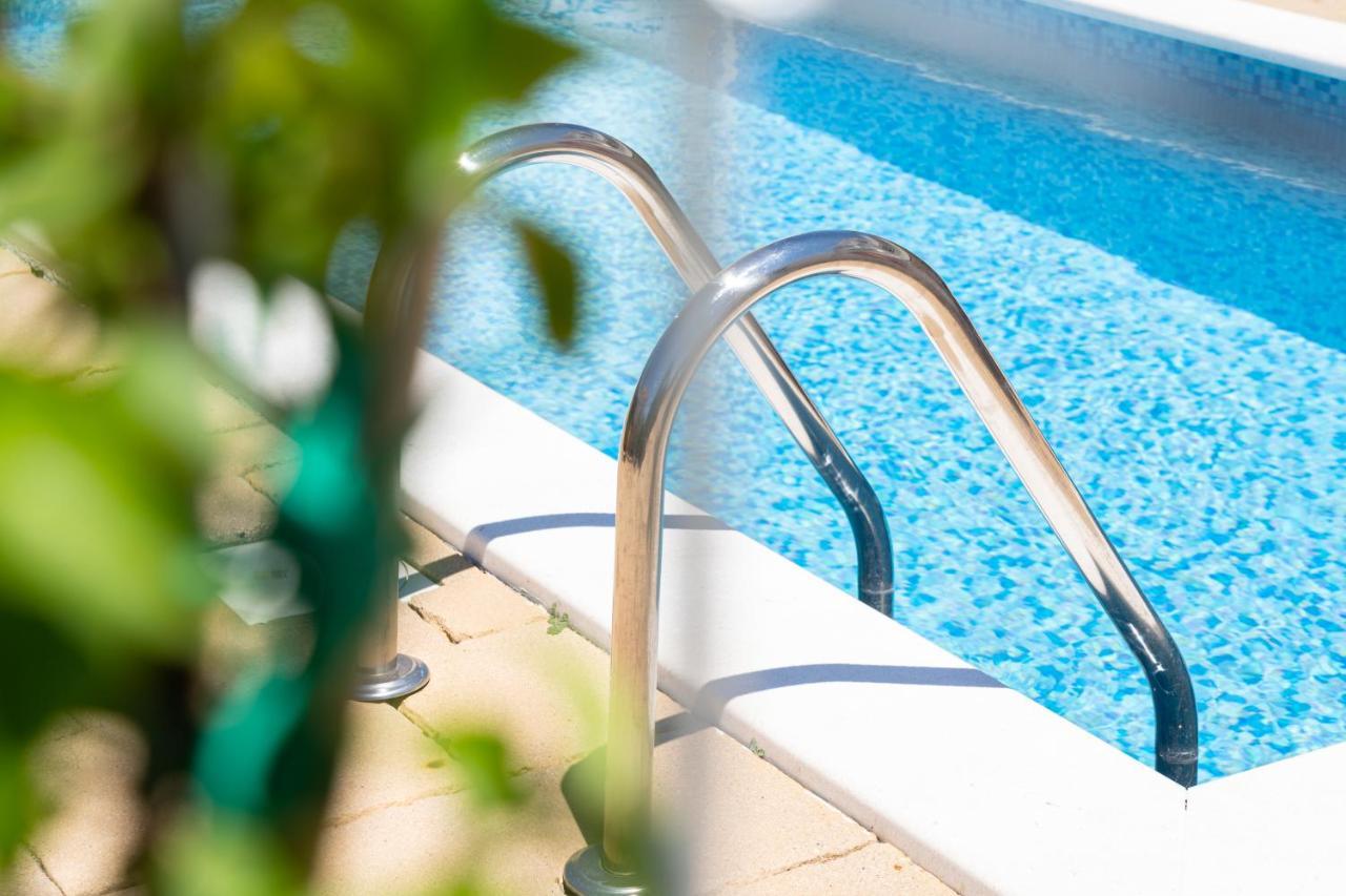 Sunnyhill With Private And Shared Pool *