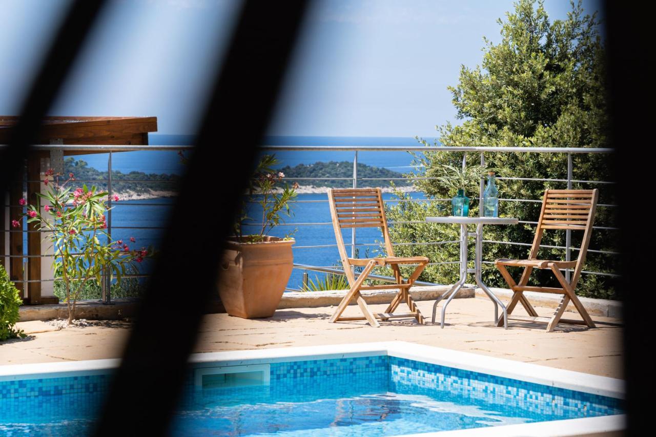 Lägenhet Sunnyhill With Private And Shared Pool *