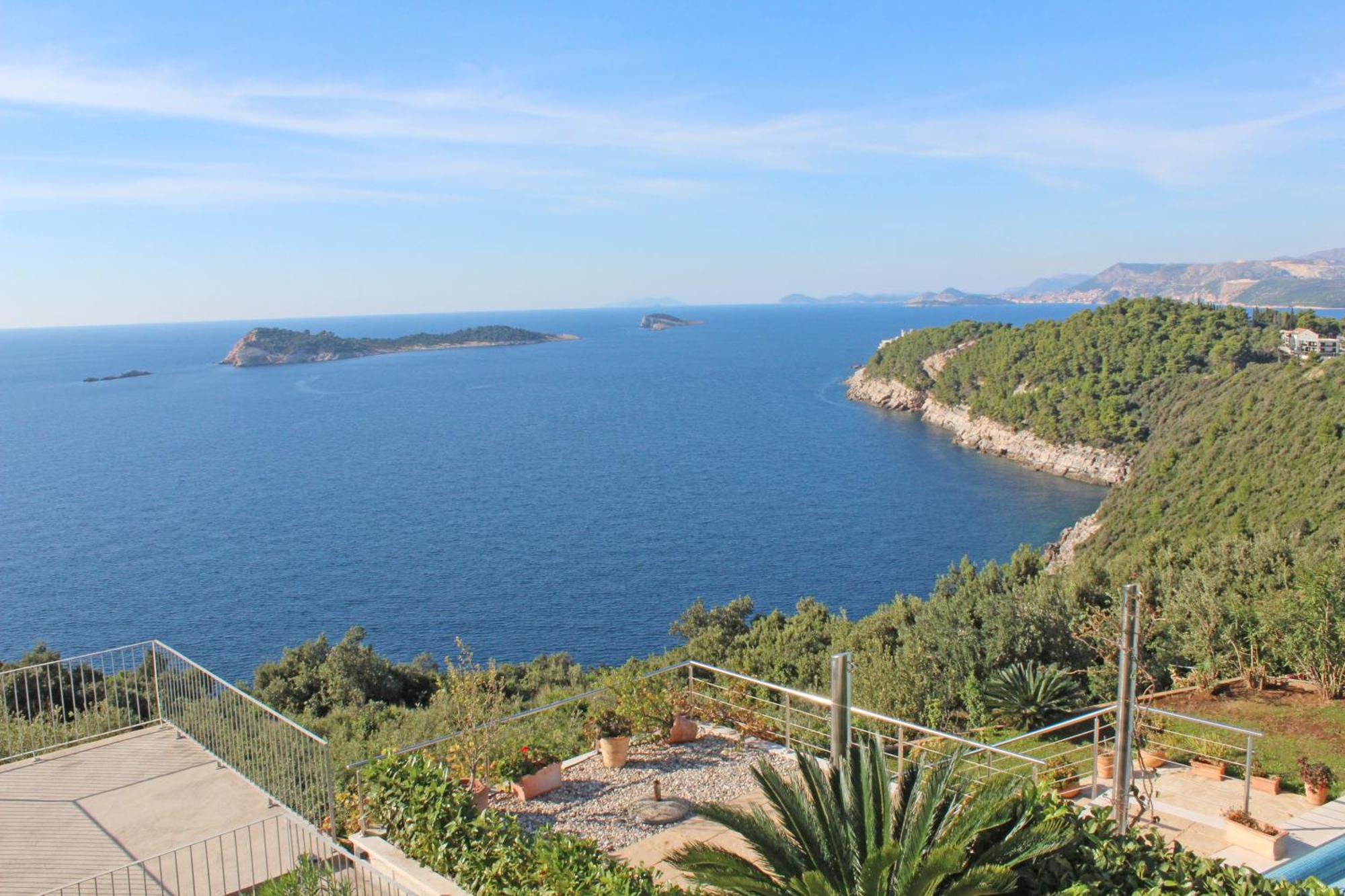 Sunnyhill With Private And Shared Pool