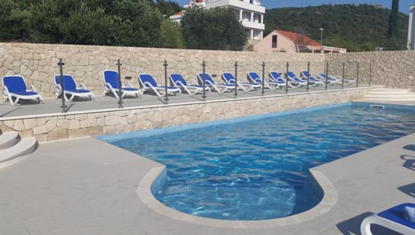 Sunnyhill With Private And Shared Pool Cavtat